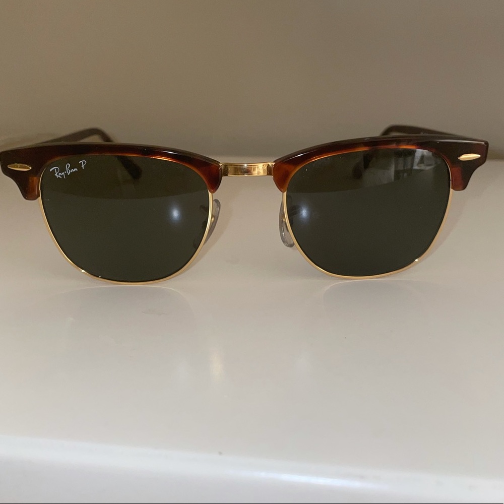 Ray-Ban Sunglasses Clubmaster style, barely worn and in great condition